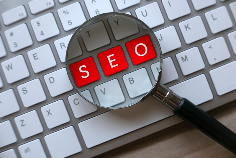 SEO highlighted on keyboard (content marketing)